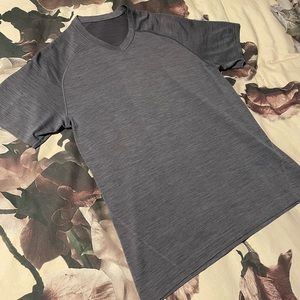 Men’s Lululemon Metal Vent V Neck SS Shirt M (Grey)